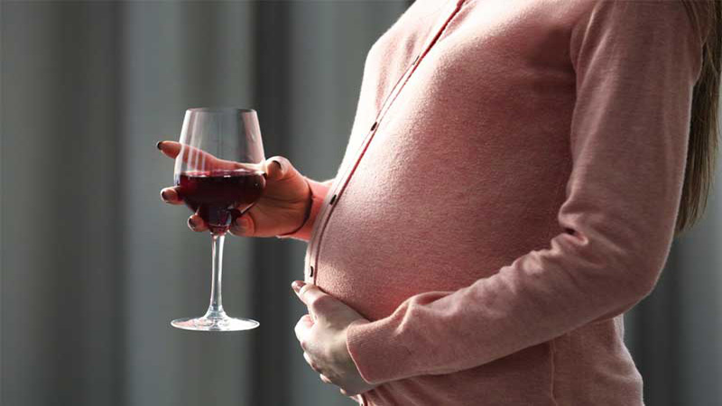 متخصص زنان اصفهان | عوارض مصرف الکل در بارداری